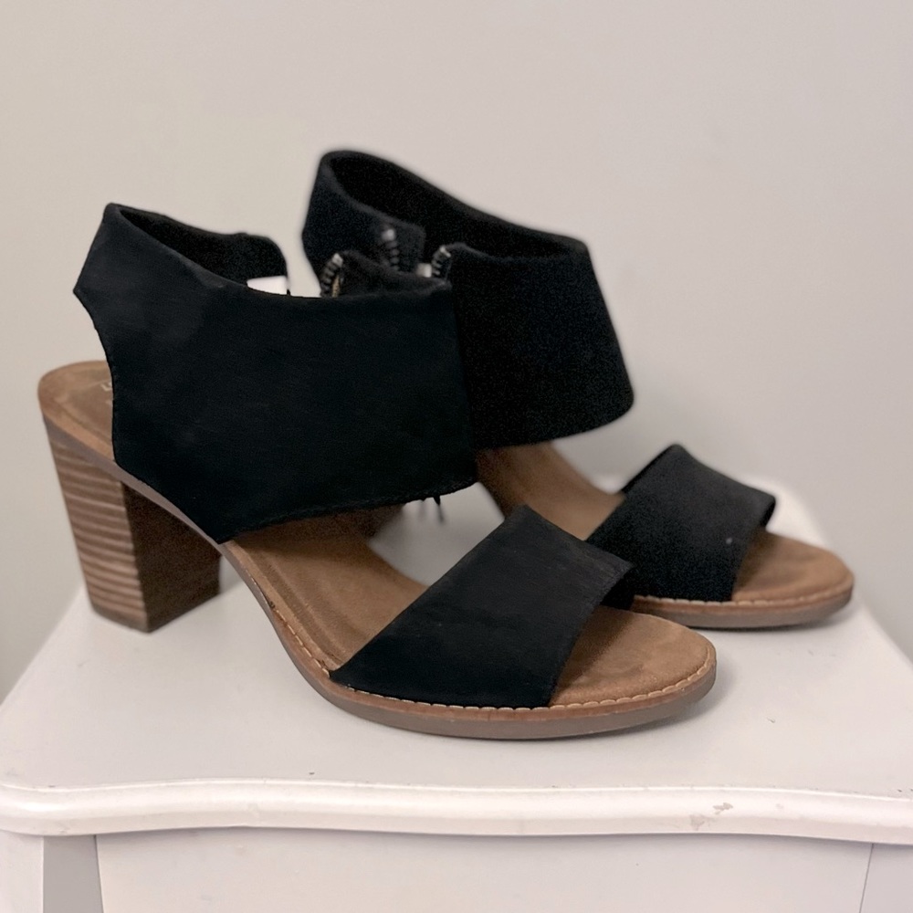 TOMS sandal